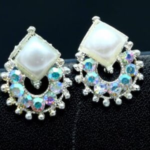 Pearl Stone Stud