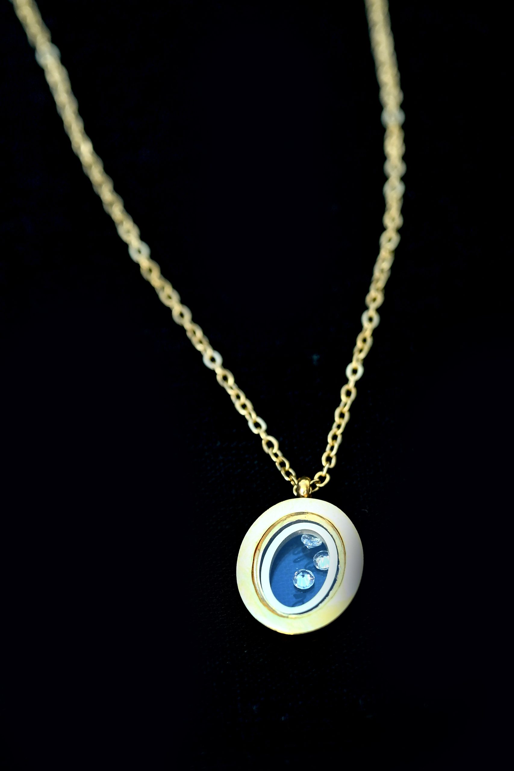golden-grace-locket-necklace