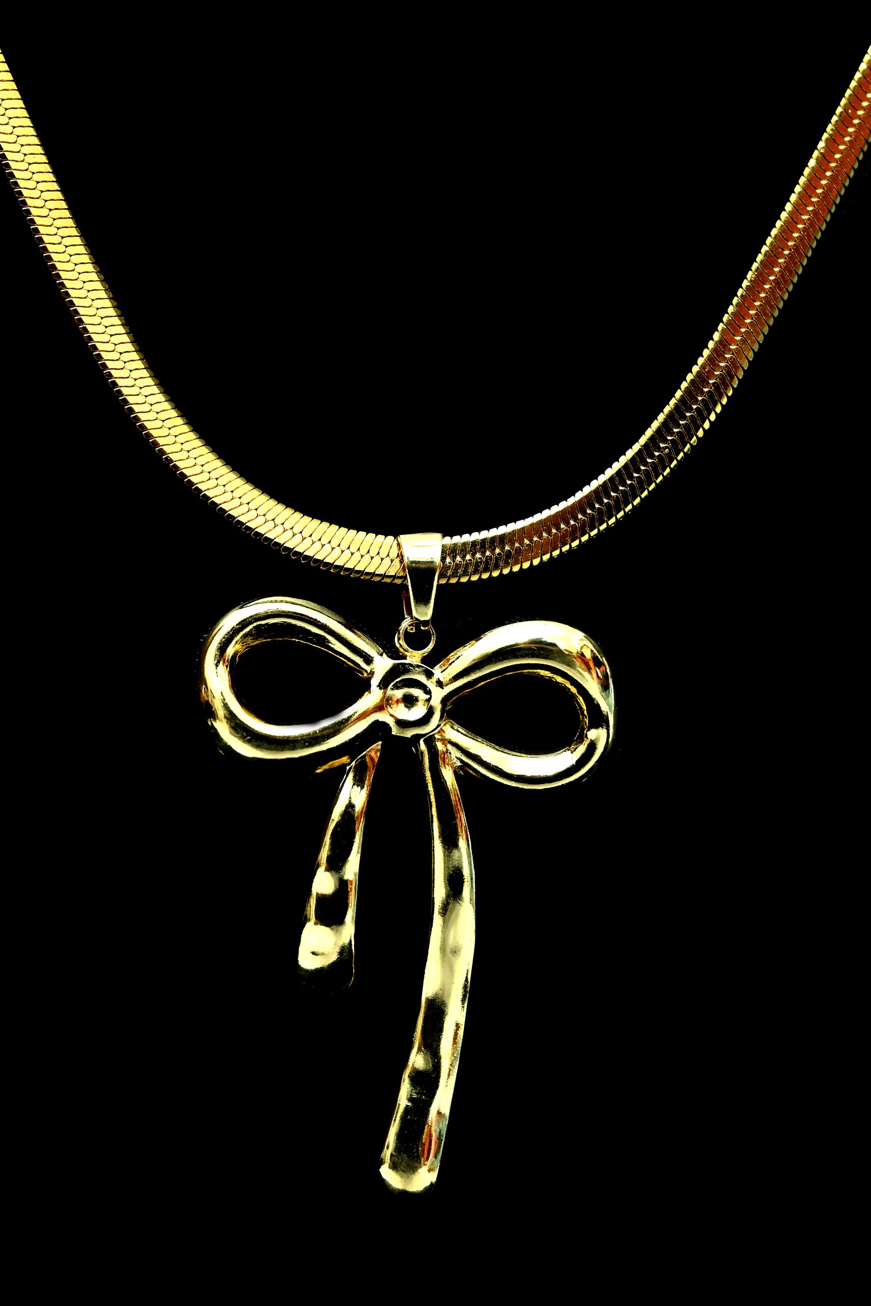 golden-ribbon-charm-necklace