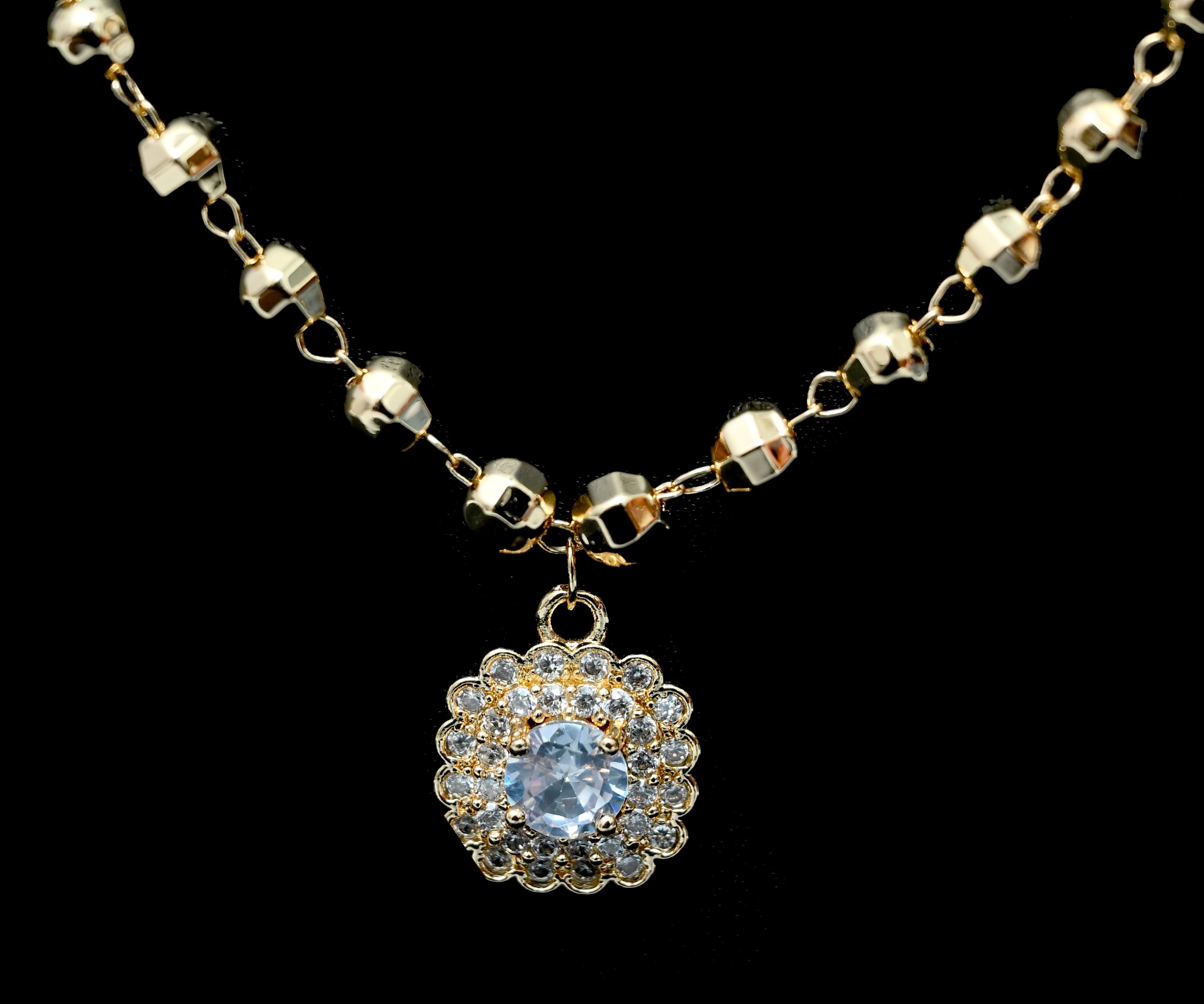 golden-aura-necklace