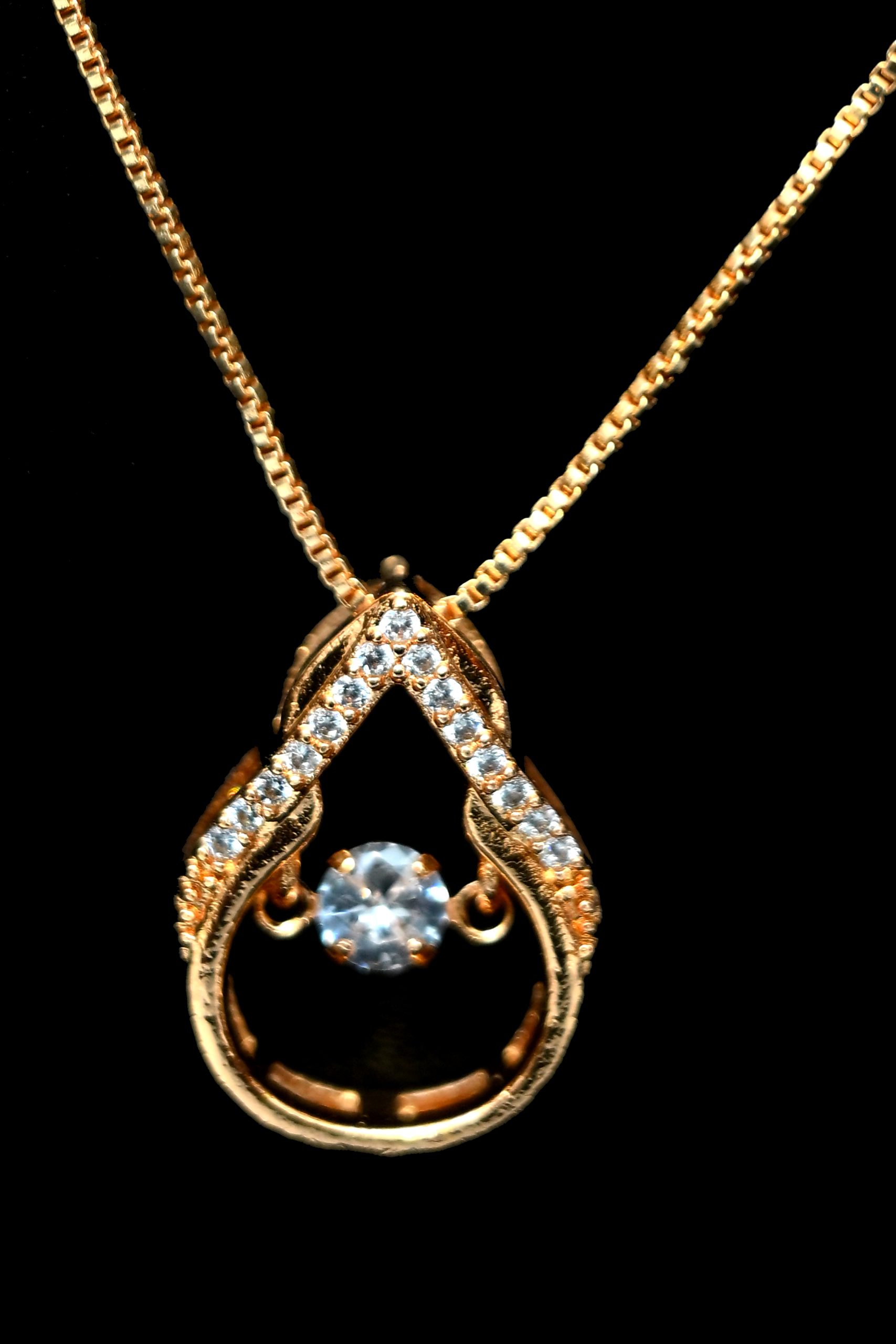 golden-crown-heart-necklace