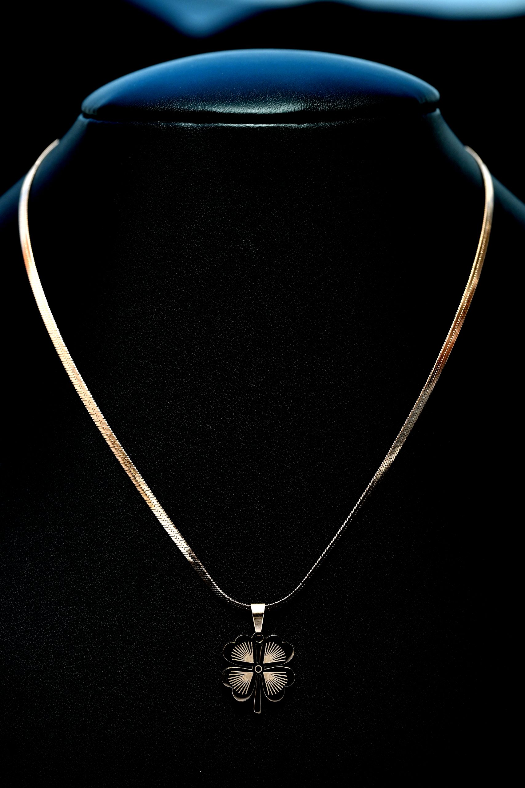 rose-clover-locket-necklace