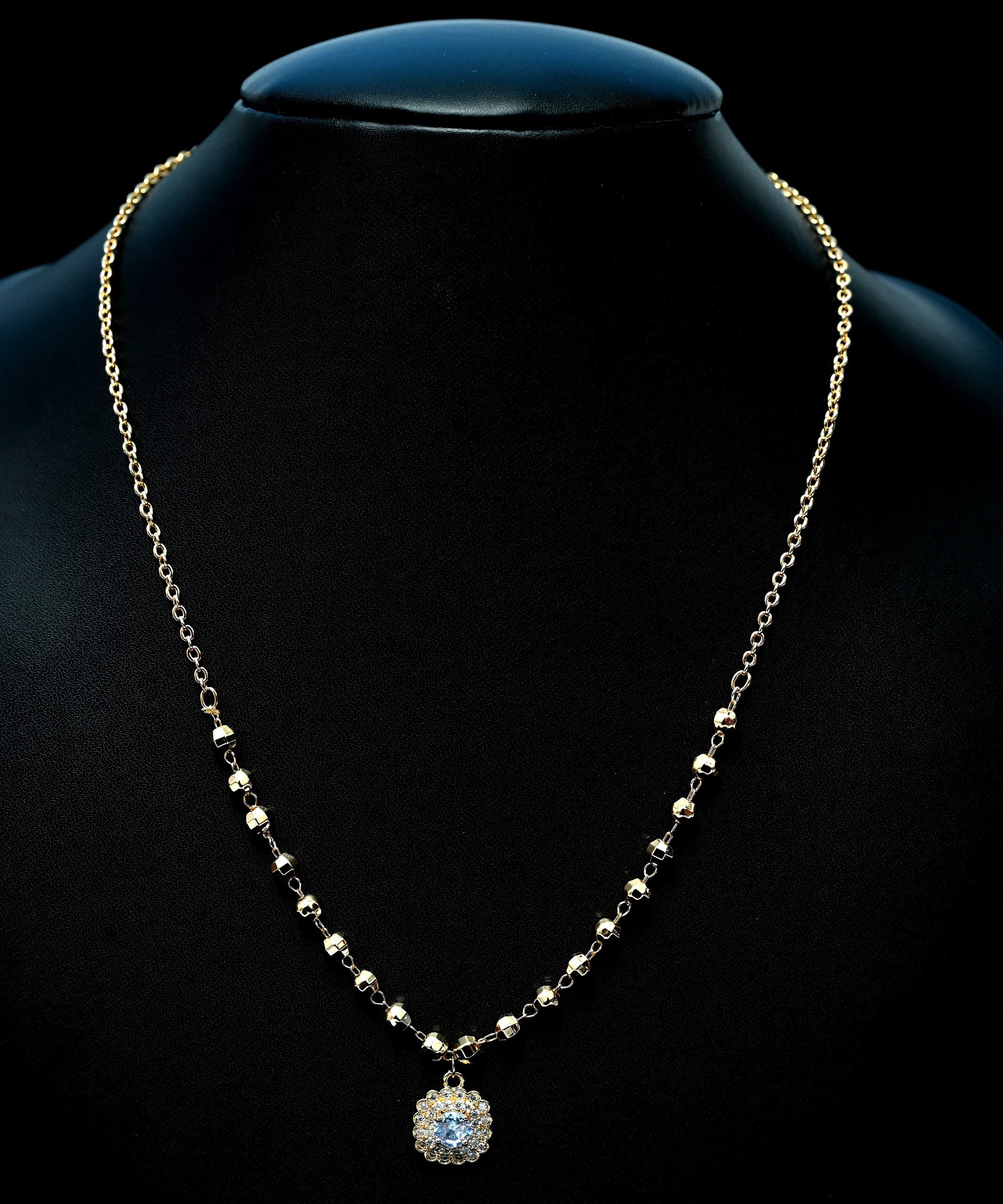 golden-aura-necklace