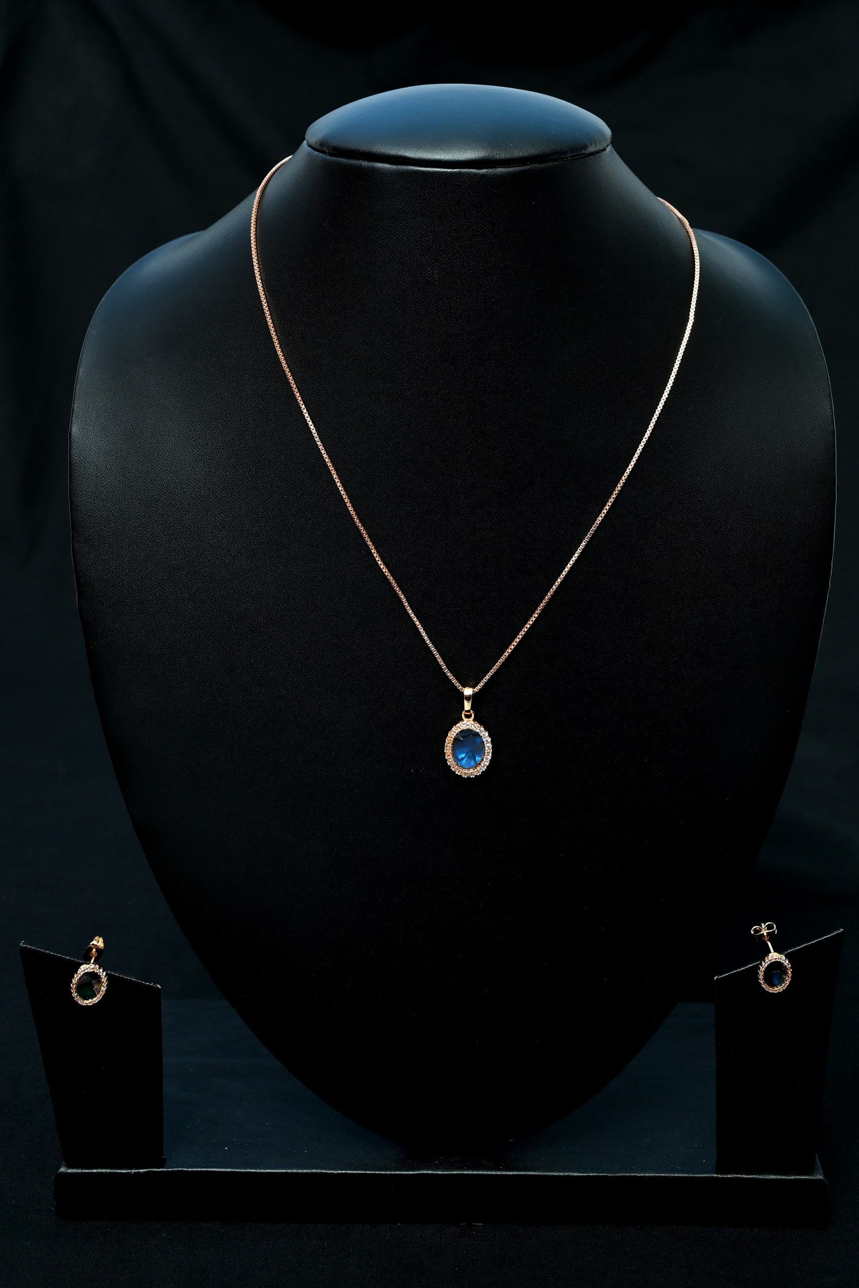 golden-glow-pendant-set