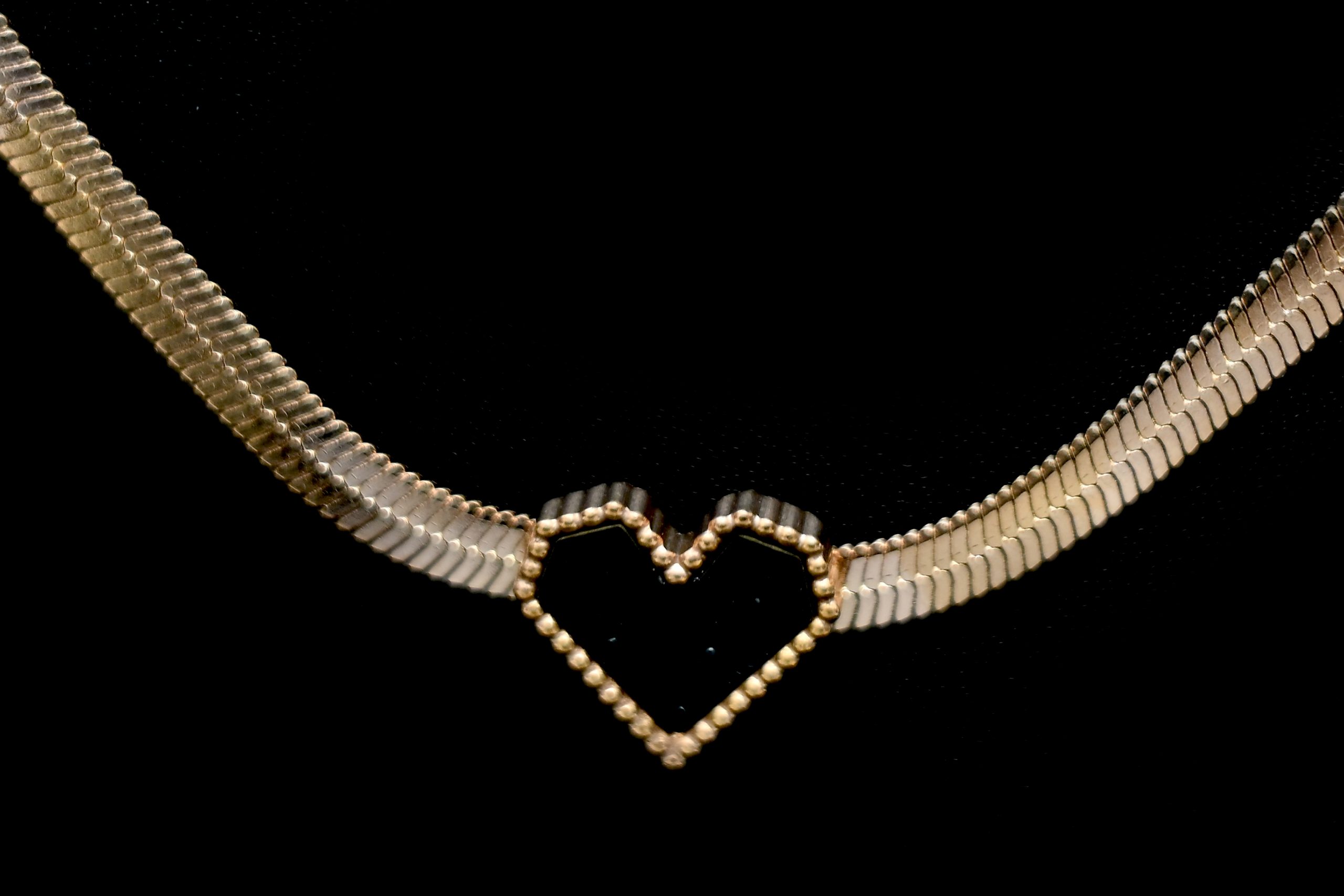 opulent-chain-pendant-necklace