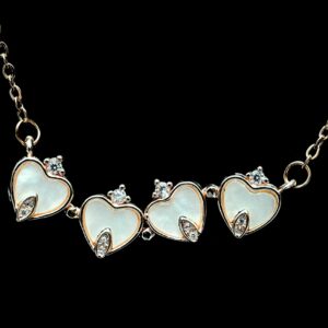 opulent-chain-pendant-necklace