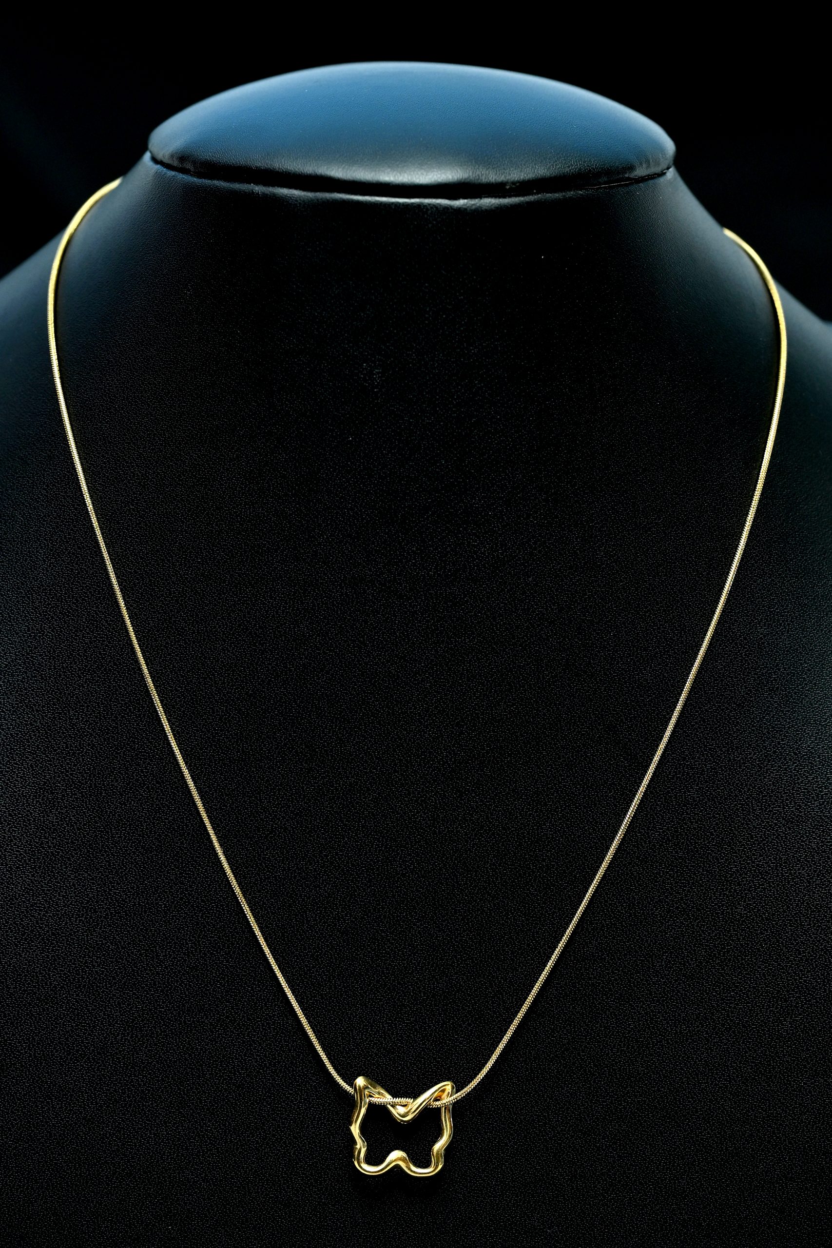 sparkling-leaf-heart-necklace