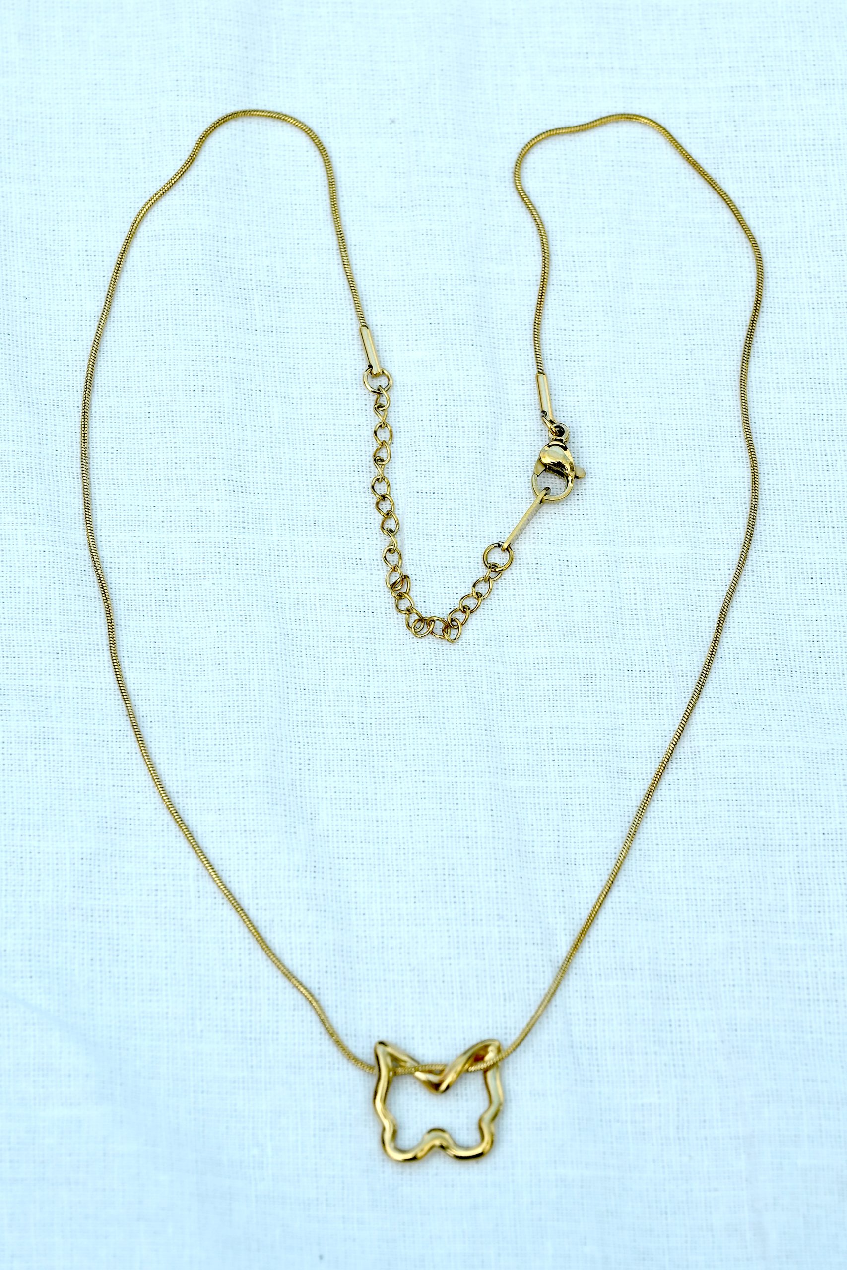 sparkling-leaf-heart-necklace