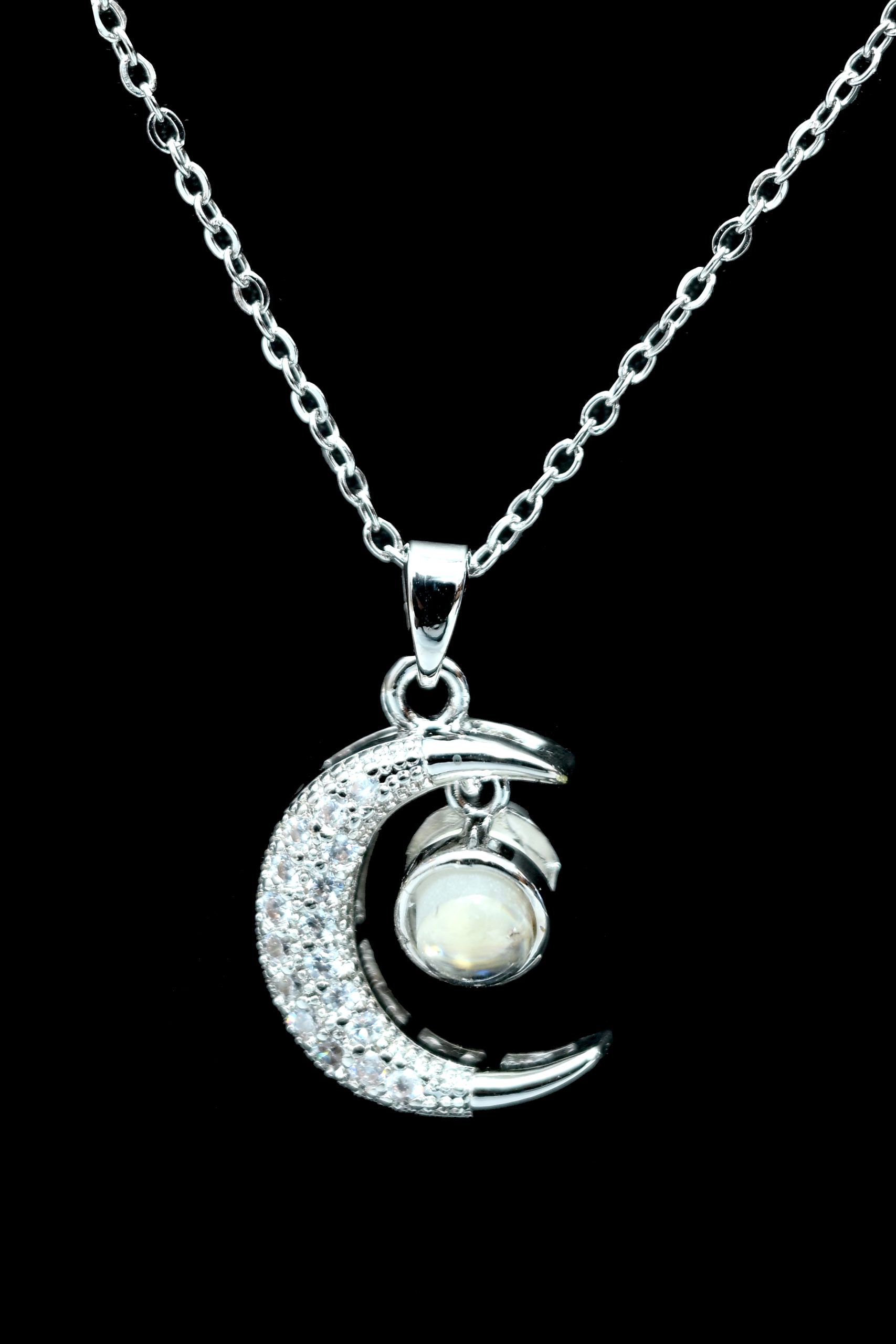 moonlight-glow-silver-necklace