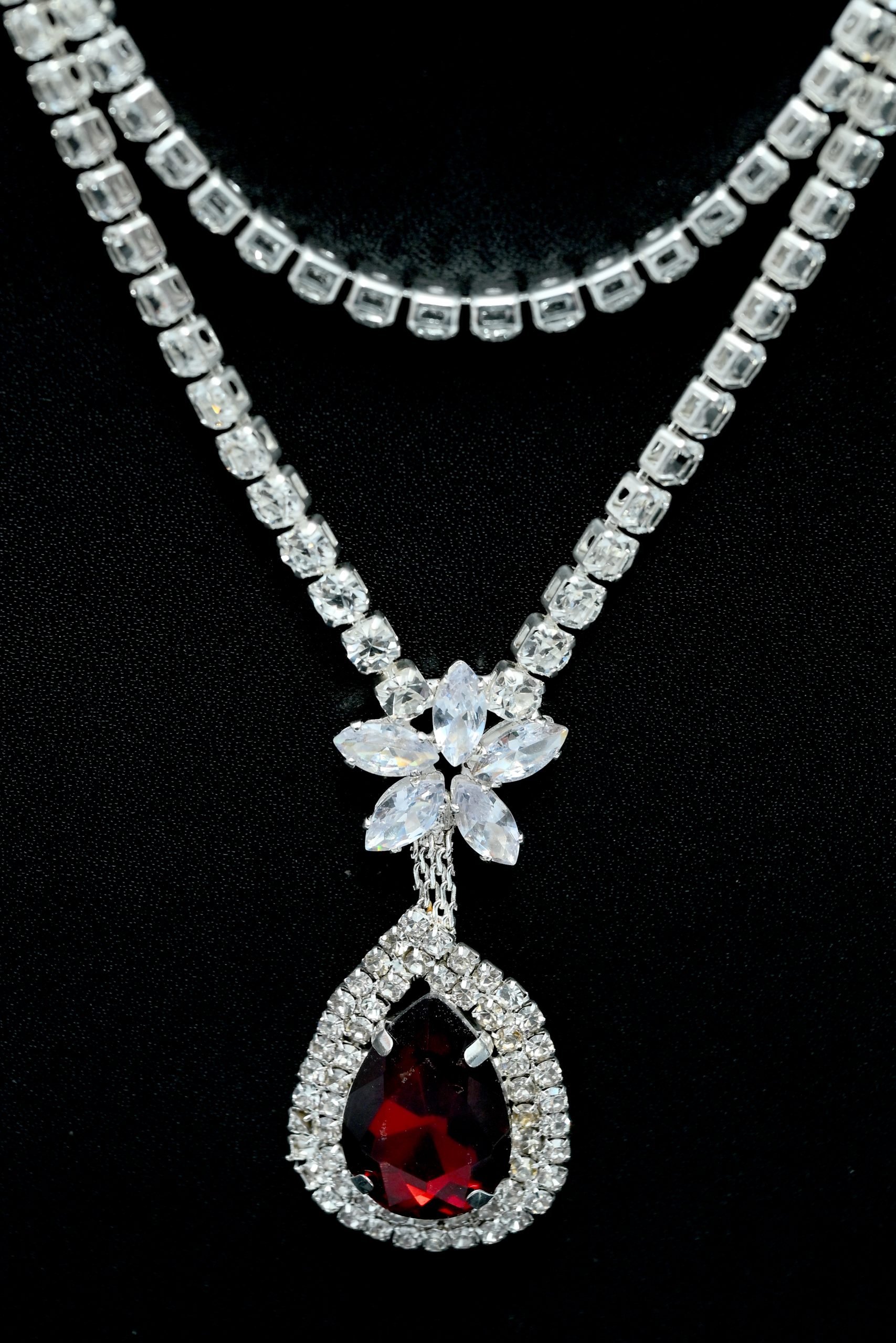 crimson-grace-necklace-set
