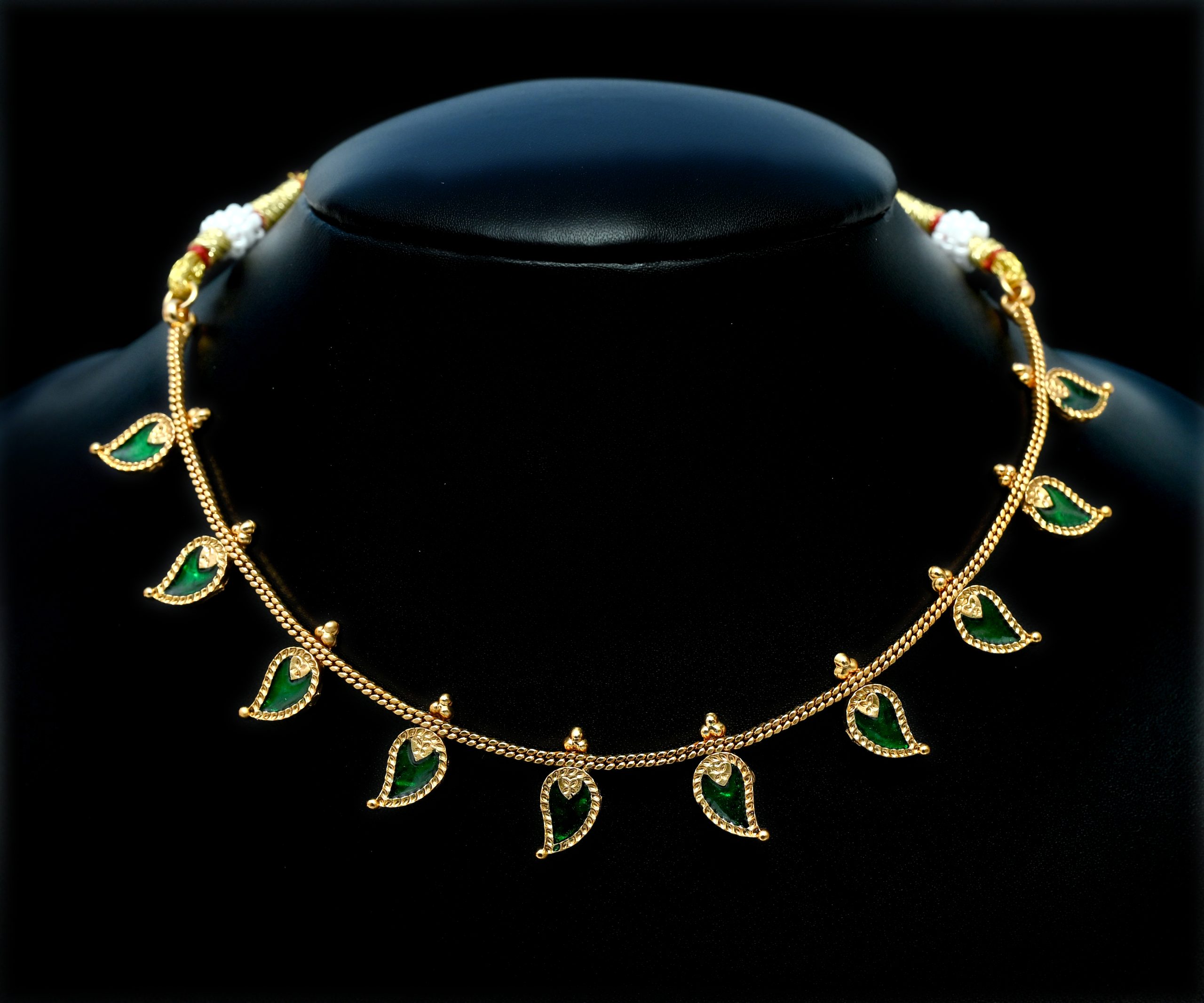 maangai-leaf-necklace-set