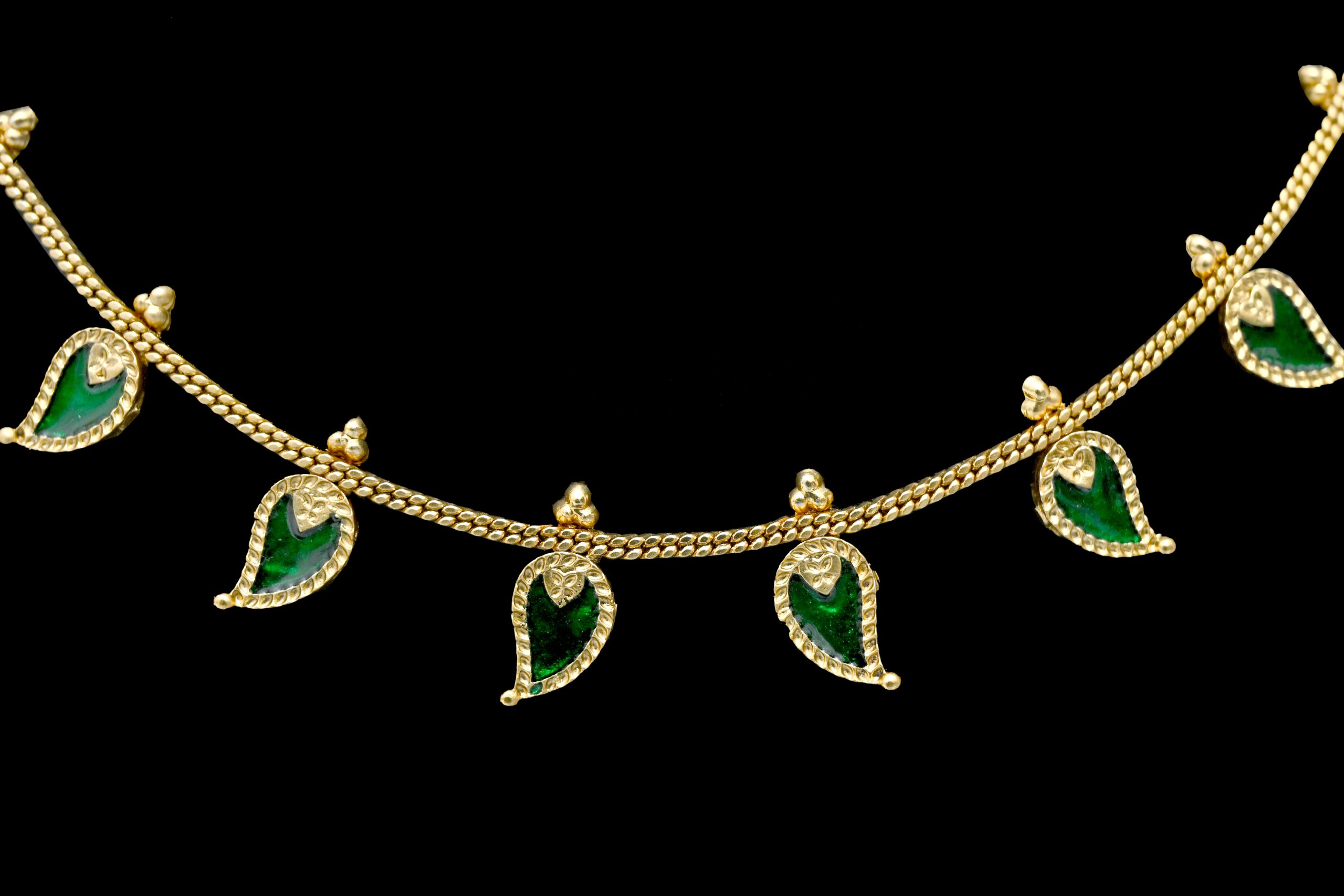 maangai-leaf-necklace-set