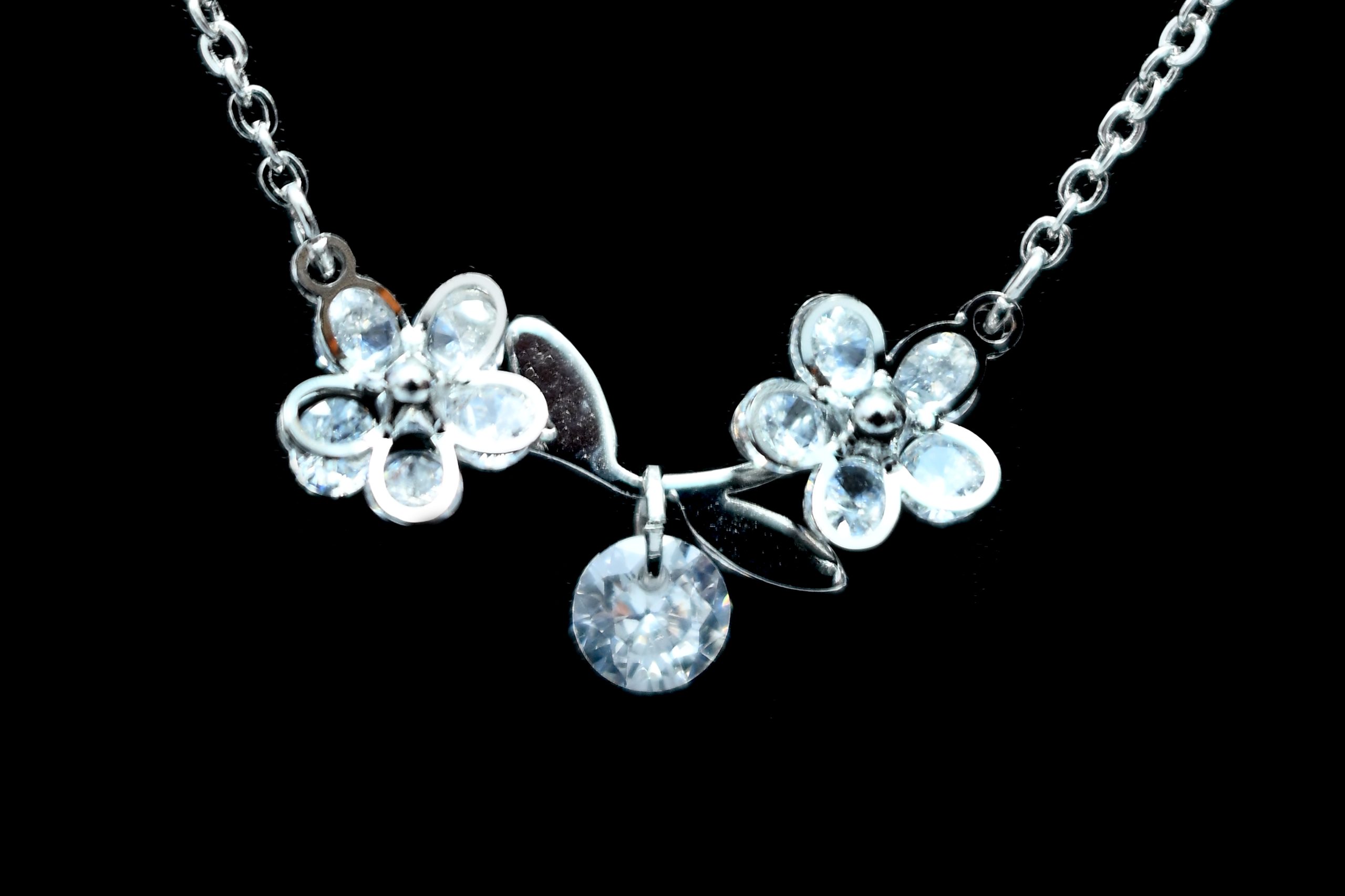 silver-heart-chain-set