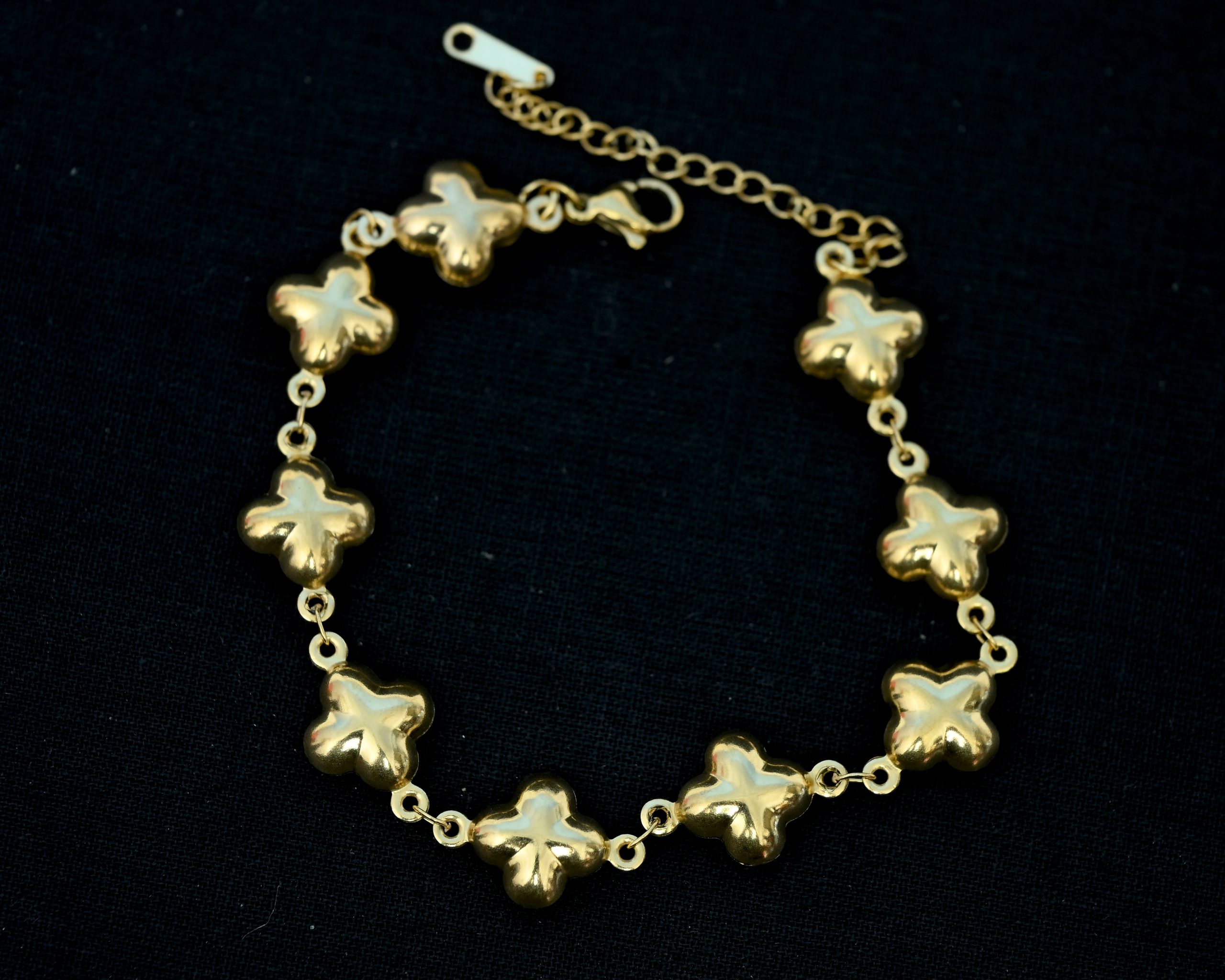 Golden-Clover-Bracelet