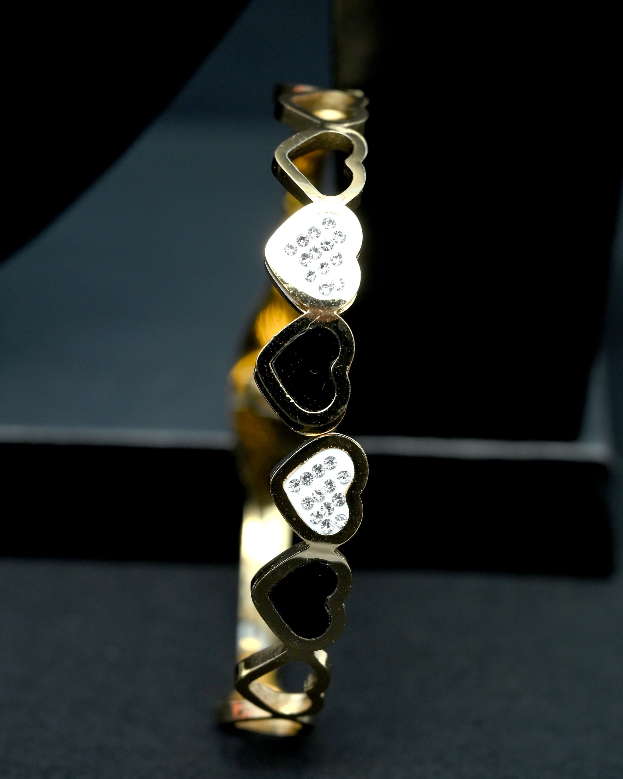 eternal-heart-bracelet