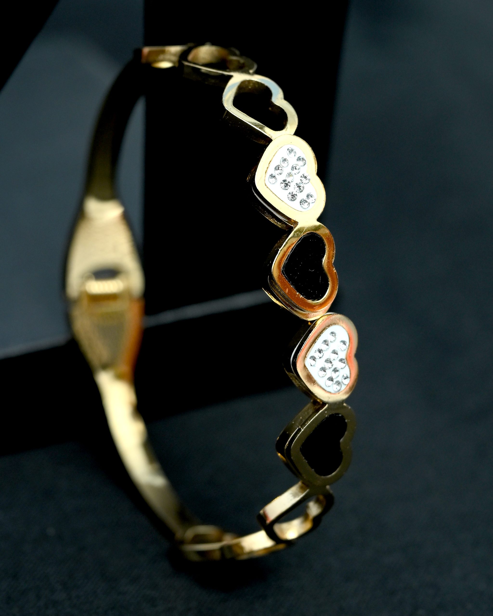eternal-heart-bracelet