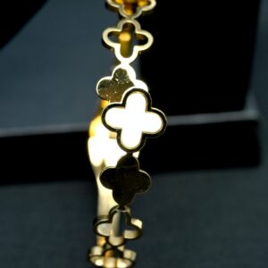 divine-clover-bracelet