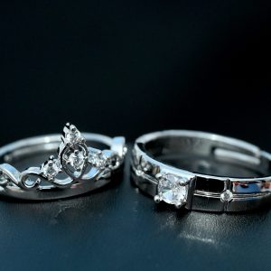 crown-promise-couple-ring