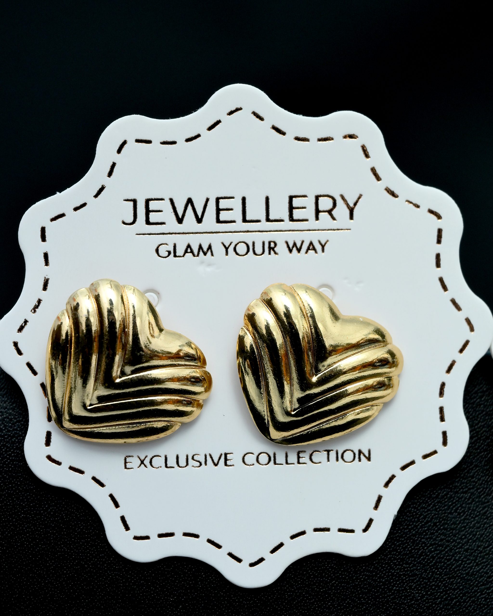 golden-wave-heart-stud