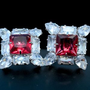 Emerald Glow Stud